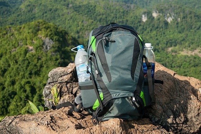 quanta acqua portare trekking